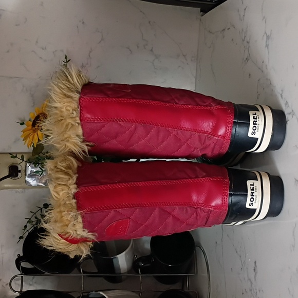 Sorel Red and Black Winter Boots - Picture 6 of 8